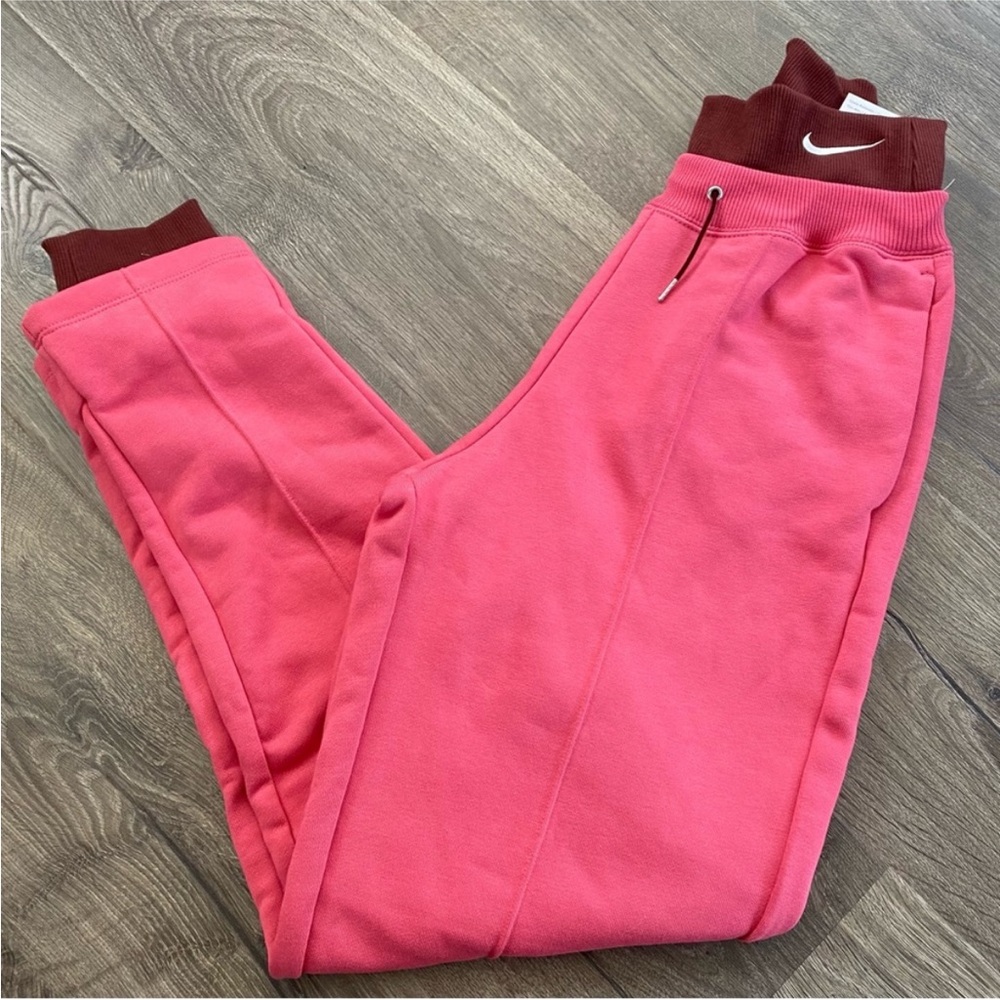 Women’s Nike double waistband jogger sweatpants
